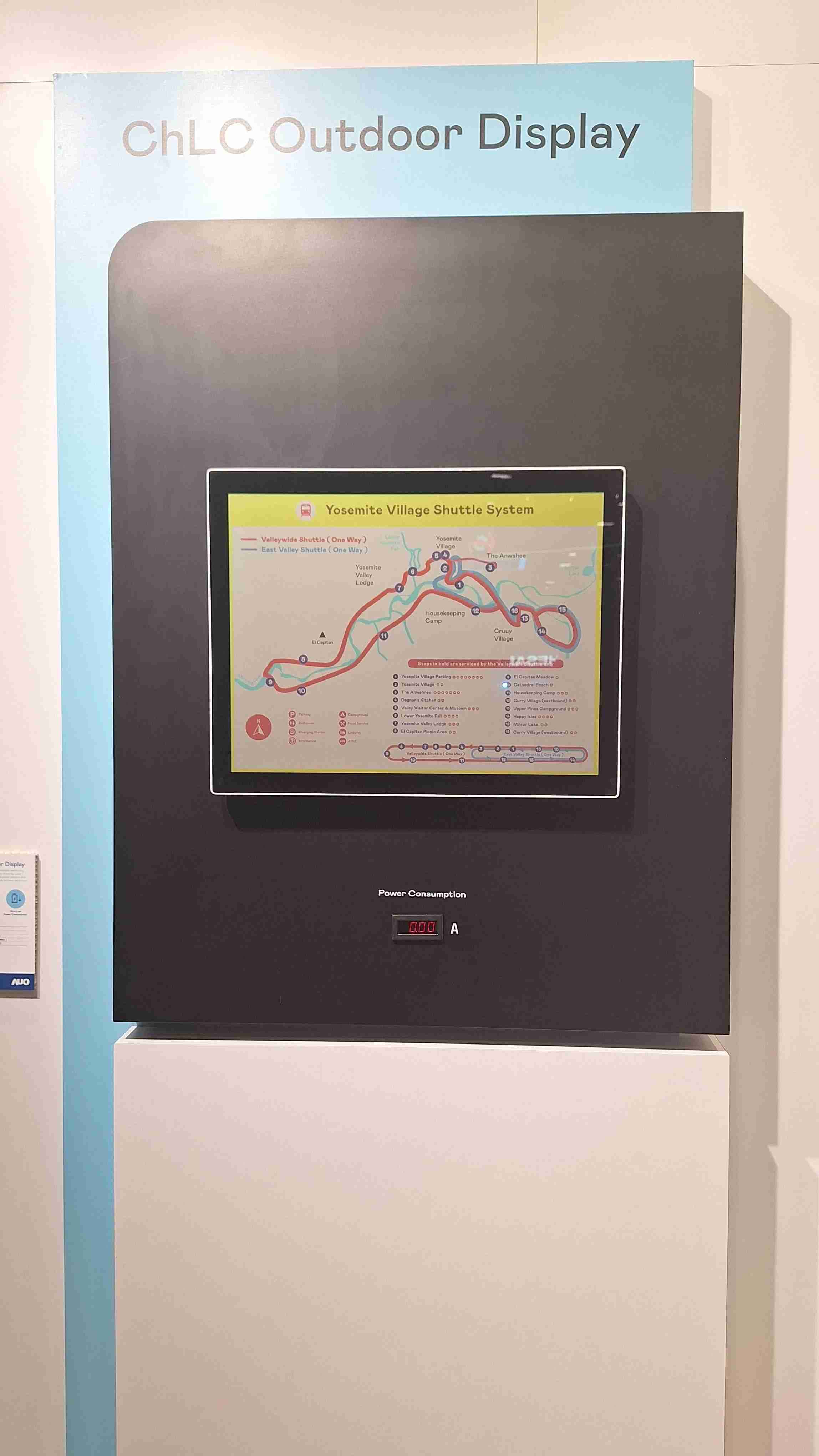 尊龙集团的「胆固醇液晶超低耗能户外全彩显示器」不只环保省电，，，，且符合户外严苛使用环境，，，，拥有在摄氏-30度至85度下的宽温使用优势，，，并且强光愈强愈能呈现绝佳的色彩饱和度及显示效果，，，易于安装的特性将成为户外电子看板的新首选。。